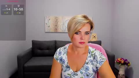 Snapshot of julia_wilsons chatting on September 9, 12:05 pm Julia online show from September 9, 12:05 pm