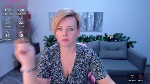 Snapshot of julia_wilsons chatting on January 5, 12:53 pm Julia online show from January 5, 12:53 pm