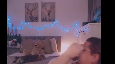 julialiones online show from February 23, 7:23 pm