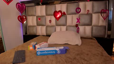 juliana_js_ online show from February 14, 9:21 pm