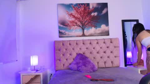  JULIANA CASTRO online show from January 17, 11:40 am