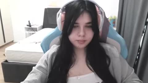 MIa online show from July 6, 3:03 pm