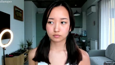 julia online show from January 19, 12:07 pm