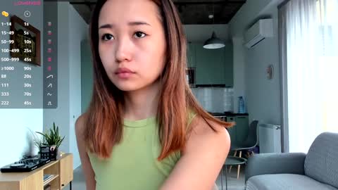 julia online show from December 16, 8:20 am