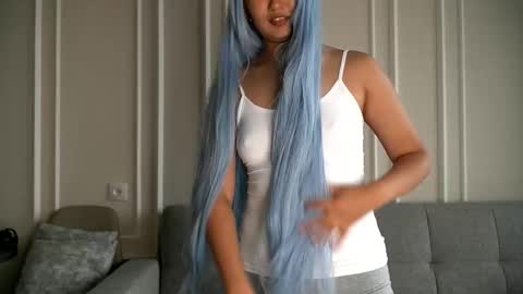 julia online show from November 15, 10:05 am