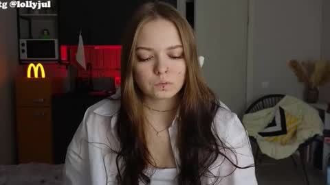 julidropp online show from October 22, 5:51 pm