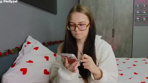 julidropp online show from February 25, 9:26 pm