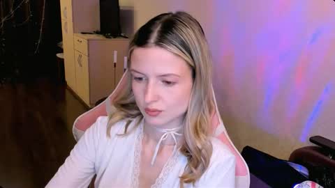 Julie online show from January 7, 3:04 pm