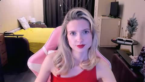 Julie online show from November 27, 3:37 pm