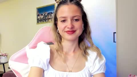 Julie online show from October 10, 5:07 pm