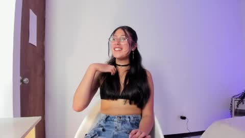 juliee_ross online show from April 27, 12:24 pm