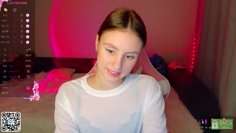 Snapshot of julieqt chatting on September 18, 4:05 pm julieqt online show from September 18, 4:05 pm