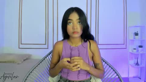 Snapshot of julieta_aguilar chatting on September 9, 7:24 pm Juli online show from September 9, 7:24 pm
