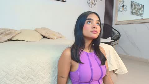 Snapshot of julieta_aguilar chatting on December 17, 7:26 pm Juli online show from December 17, 7:26 pm