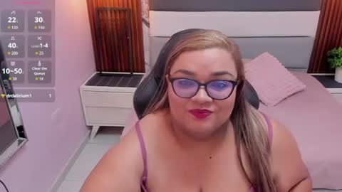  J U L IE T A  online show from June 18, 7:41 pm