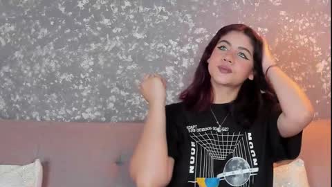 Julieth  online show from December 4, 7:58 pm