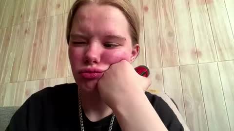 Malin online show from June 19, 3:26 pm