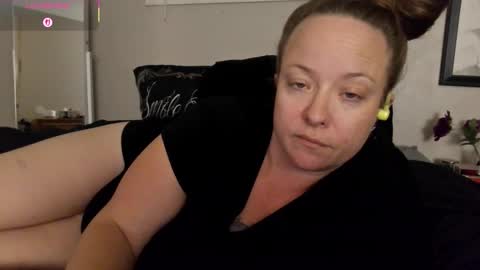 Snapshot of julimonroe chatting on October 18, 2:47 am Juli Monroe online show from October 18, 2:47 am