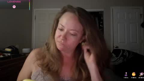 Snapshot of julimonroe chatting on October 9, 10:19 am Juli Monroe online show from October 9, 10:19 am