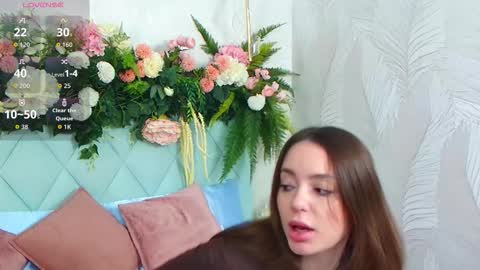 Julli online show from November 18, 5:19 am