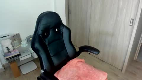 july_correa online show from October 9, 12:15 am