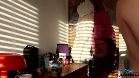 Billie  B  William online show from February 3, 9:19 am