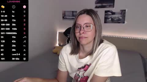 Julie online show from September 19, 4:00 am