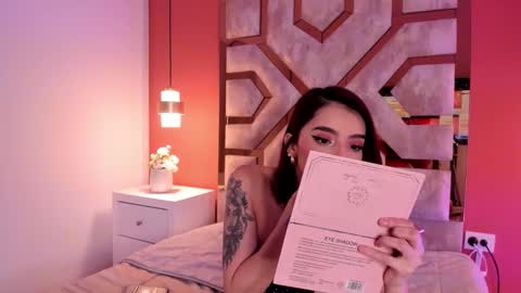 Mia online show from January 15, 11:00 pm