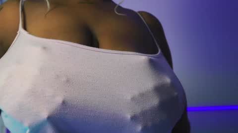 Snapshot of justnala_ chatting on December 10, 4:24 am Nala online show from December 10, 4:24 am