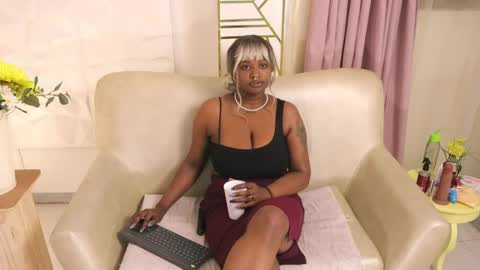 Snapshot of justnala_ chatting on March 6, 3:57 am Nala online show from March 6, 3:57 am