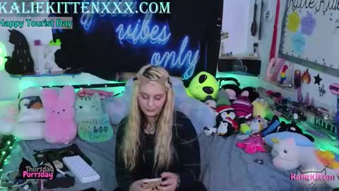 KalieKitten online show from May 7, 10:02 pm
