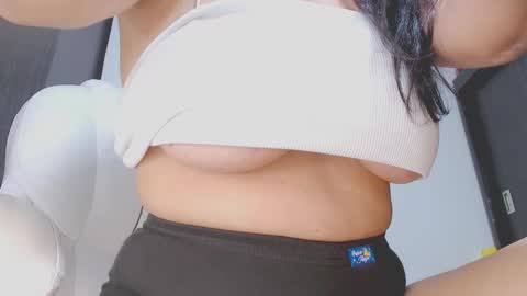 Snapshot of kally_higgins chatting on September 27, 10:50 pm Hannah online show from September 27, 10:50 pm
