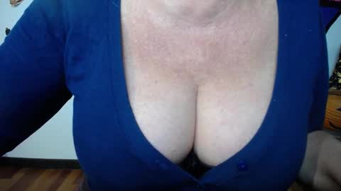 KamaliaSim online show from October 17, 6:33 pm