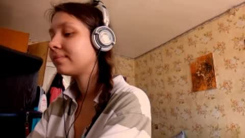 Mari  Simmons online show from September 18, 8:02 am