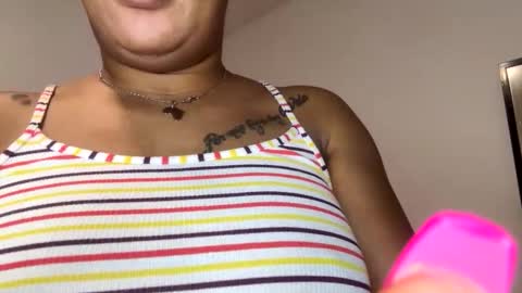 Snapshot of kanelarosse chatting on October 19, 8:16 am kanelarosse online show from October 19, 8:16 am