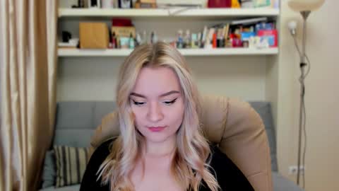 Snapshot of kara_smith_ chatting on September 15, 11:12 pm Kara. Off from 15th till 24th of December online show from September 15, 11:12 pm