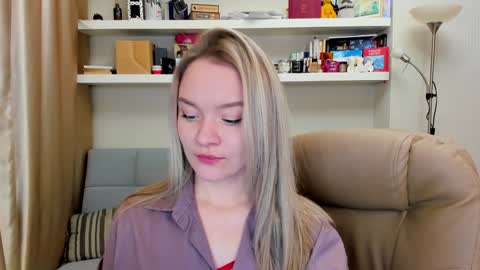 Snapshot of kara_smith_ chatting on December 2, 10:32 pm Kara. Off from 15th till 24th of December online show from December 2, 10:32 pm