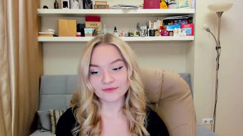 Snapshot of kara_smith_ chatting on March 7, 10:21 pm Kara. Off from 15th till 24th of December online show from March 7, 10:21 pm