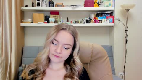 Snapshot of kara_smith_ chatting on January 29, 11:35 pm Kara. Off from 15th till 24th of December online show from January 29, 11:35 pm