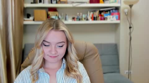 Snapshot of kara_smith_ chatting on September 19, 11:59 pm Kara. Off from 15th till 24th of December online show from September 19, 11:59 pm