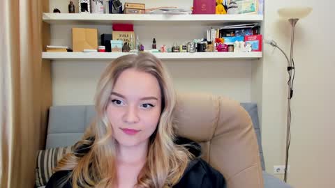 Snapshot of kara_smith_ chatting on January 15, 11:19 pm Kara. Off from 15th till 24th of December online show from January 15, 11:19 pm