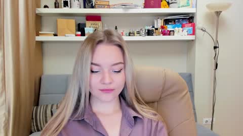 Snapshot of kara_smith_ chatting on January 14, 10:23 pm Kara. Off from 15th till 24th of December online show from January 14, 10:23 pm