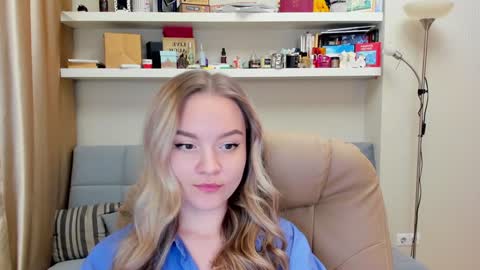 Snapshot of kara_smith_ chatting on January 19, 12:49 am Kara. Off from 15th till 24th of December online show from January 19, 12:49 am