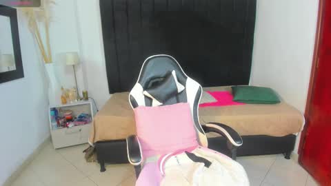 karen_adamss online show from January 10, 4:17 am