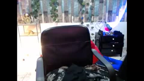 Snapshot of karima_sarabe chatting on March 4, 8:27 pm karima_sarabe online show from March 4, 8:27 pm