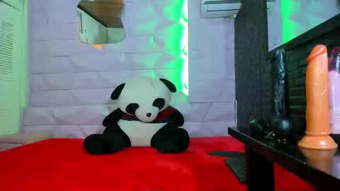 karinatompson online show from December 16, 7:53 pm