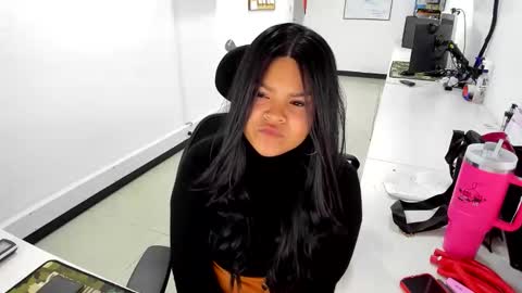 karla_cg online show from April 19, 1:05 am