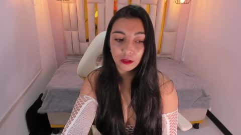Snapshot of karla_hernandez chatting on February 15, 11:17 am Karla online show from February 15, 11:17 am