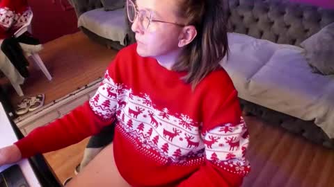 carla  online show from December 19, 3:32 am