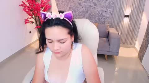 Snapshot of karlie_small chatting on September 9, 8:52 pm Karli online show from September 9, 8:52 pm